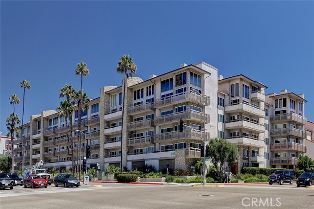 230 CATALINA AVENUE, Redondo Beach, California 90277, 2 Bedrooms Bedrooms, ,2 BathroomsBathrooms,Residential,Sold,CATALINA AVENUE,SB21169515