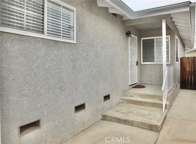 1301 W Robidoux Street, Wilmington CA: https://media.crmls.org/medias/7738d366-0795-4b3e-8553-72bad8dc0940.jpg