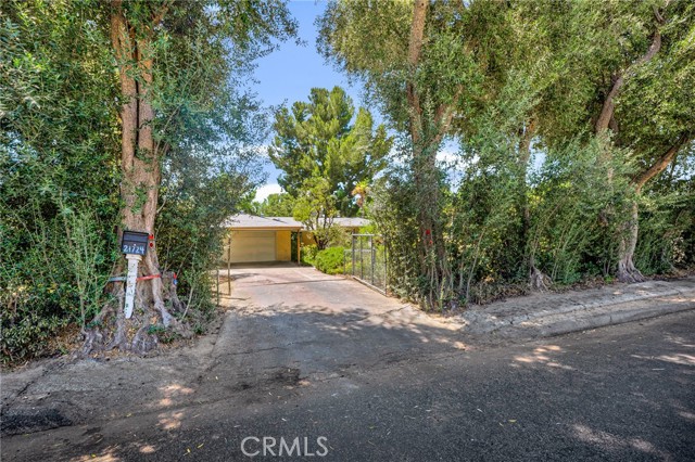Detail Gallery Image 3 of 37 For 21724 Chatsworth St, Chatsworth,  CA 91311 - 3 Beds | 2 Baths