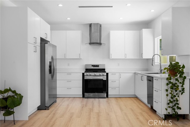 1437 Ardmore Avenue, Glendale CA: https://media.crmls.org/medias/773a0f4f-3a4c-47f7-a392-9eb92ebc647a.jpg