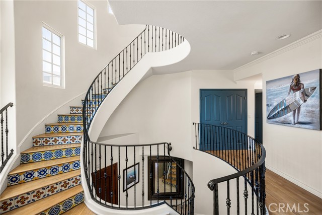 6915 E Seaside, Long Beach CA: https://media.crmls.org/medias/773a3e88-fe58-432a-b822-573f6a34e176.jpg
