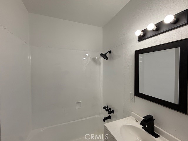 7086 Elmwood Road, San Bernardino CA: https://media.crmls.org/medias/773ad79b-59ee-4f1f-8e1f-3ccc43b2adff.jpg