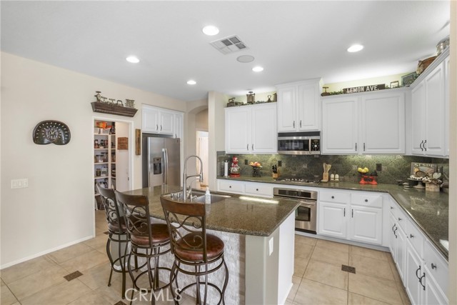 22760 Shadygrove Court, Wildomar CA: https://media.crmls.org/medias/773bdb89-a8b4-43f7-ab9d-a6d49d899eff.jpg