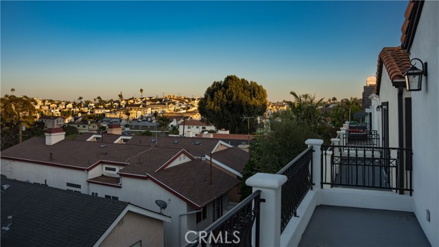 1818 Stanford Avenue, Redondo Beach, California 90278, 4 Bedrooms Bedrooms, ,3 BathroomsBathrooms,Residential,Sold,Stanford,SB22049289