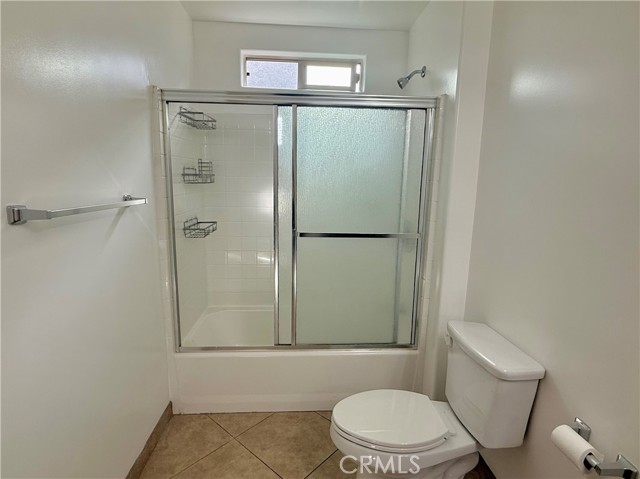 Detail Gallery Image 24 of 30 For 6917 Woodman Ave #7,  Van Nuys,  CA 91405 - 2 Beds | 1 Baths