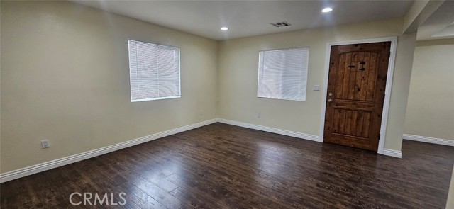 Detail Gallery Image 5 of 32 For 611 E 75th St, Los Angeles,  CA 90001 - 5 Beds | 3 Baths