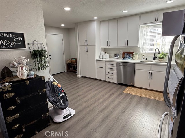 Detail Gallery Image 6 of 18 For 37098 San Bruno Ave, Barstow,  CA 92311 - 4 Beds | 2 Baths