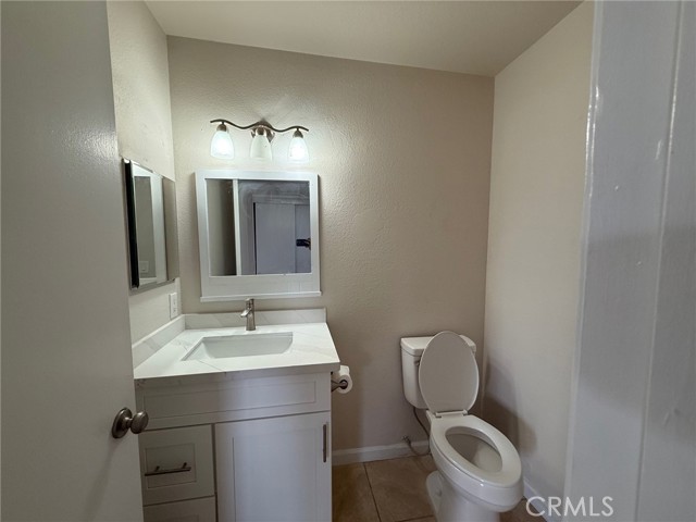 Detail Gallery Image 5 of 12 For 419 E Sycamore St #D,  Anaheim,  CA 92805 - 2 Beds | 1/1 Baths