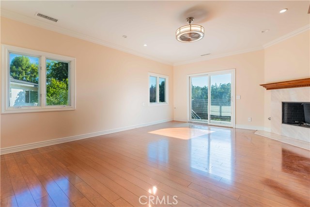 Image 37 of 46 For 4918 Calvin Avenue