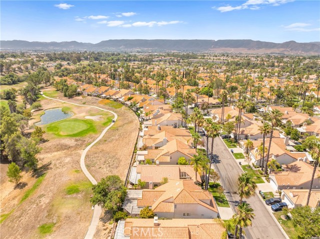 40376 Via Estrada, Murrieta CA: https://media.crmls.org/medias/773ea706-b0fb-4378-8ec4-33b024a84c28.jpg