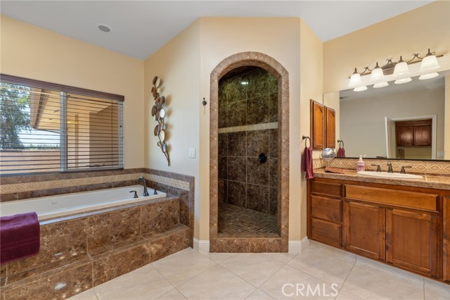 38792 Comanche Point Road, Arvin CA: https://media.crmls.org/medias/773f8292-3aa7-4856-8acb-e924a3805b72.jpg