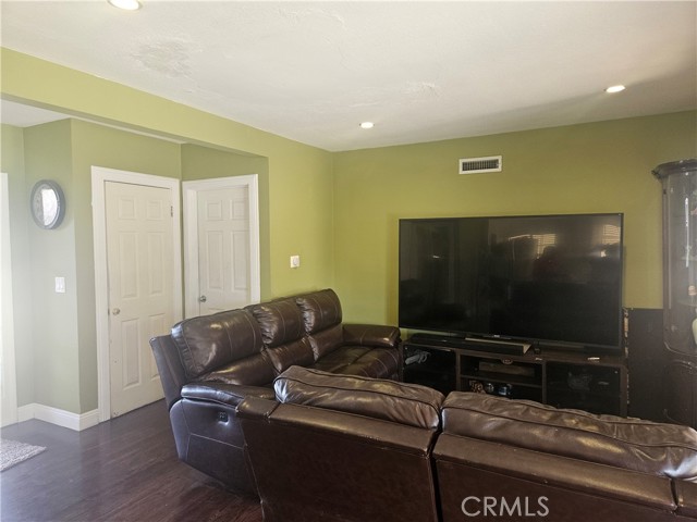 Detail Gallery Image 14 of 22 For 13448 Stagg St, Panorama City,  CA 91402 - 3 Beds | 2 Baths