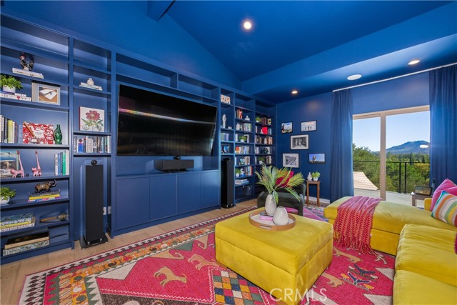 976 Ranch House, Westlake Village CA: https://media.crmls.org/medias/773fe29b-b98e-420e-9268-b54c2b7d16e6.jpg