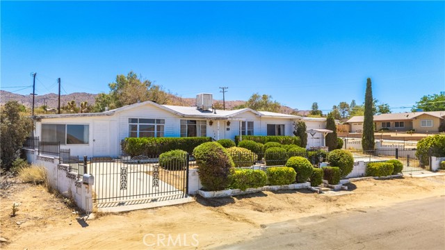 Detail Gallery Image 5 of 52 For 61721 Sunburst Cir, Joshua Tree,  CA 92252 - 2 Beds | 2 Baths