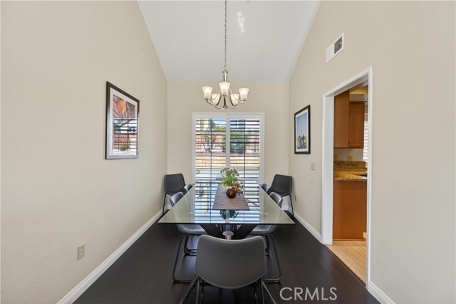 Detail Gallery Image 10 of 37 For 13632 Kings Canyon Ct, Fontana,  CA 92336 - 4 Beds | 2/1 Baths