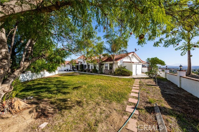 Detail Gallery Image 7 of 56 For 5850 Baldwin Ave, Jurupa Valley,  CA 92509 - 3 Beds | 2/1 Baths