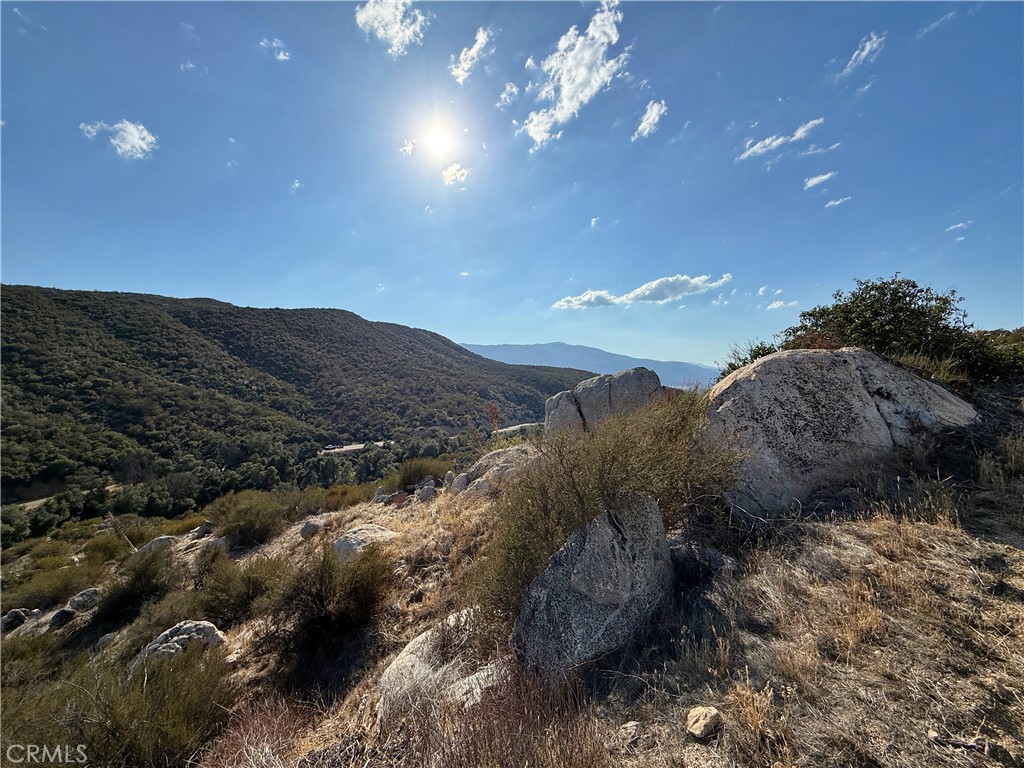 https://media.crmls.org/medias/774158c3-7338-481c-b964-c074be7e6075.jpg?preset=X-Large