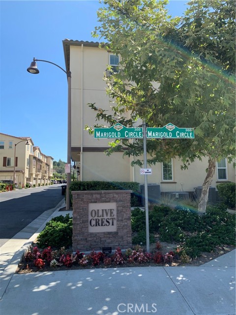 3199 Marigold Circle Diamond Bar, California Diamond Bar New Condo for rent, located in the best school district (Walnut Valley School District, Diamond Bar High), well-managed gated community(Willow Heights), feathers 3 bedrooms and 3.5 Baths, 1662 Sqft, granite kitchen countertops, Washer and Dryer are included. Recently replaced with a brand new wooden floor. Walking distance to elementary school and H-Mart, 10 minutes to Brea mall and Rowland Heights, near 57 easy to Irvine. Very rare resource, currently very few condos available for rent in this beautiful gated community, won't last long!