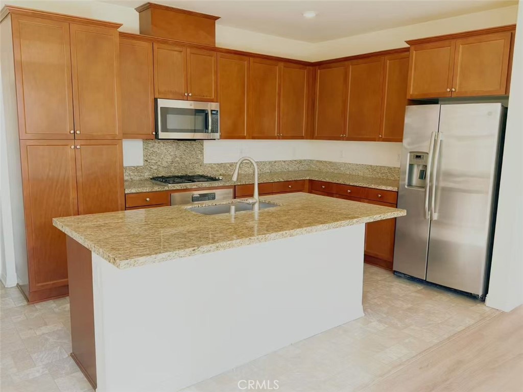 MLS #OC25094836 img 5