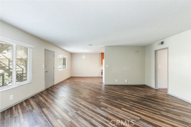 3695 Linden Avenue, Long Beach CA: https://media.crmls.org/medias/7742ebcc-8863-4735-9ead-d777378ef18a.jpg