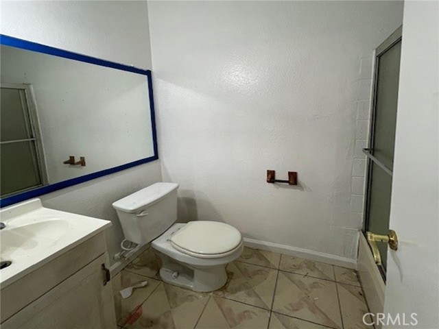 Detail Gallery Image 10 of 13 For 9019 Cedros Ave #1,  Panorama City,  CA 91402 - 2 Beds | 1/1 Baths