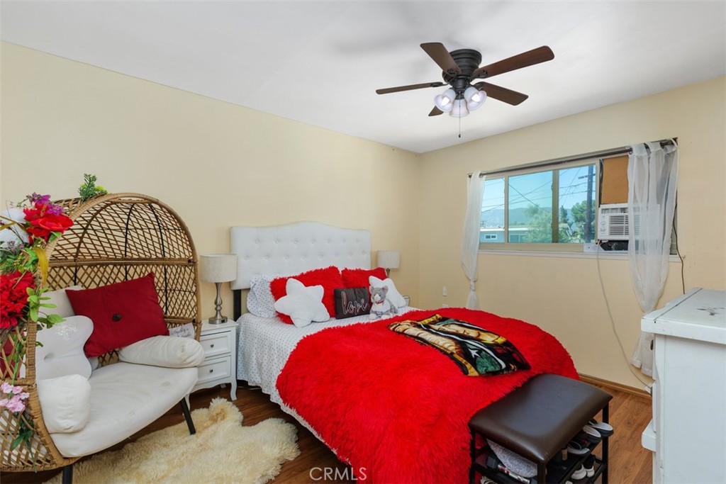 MLS #OC25201281 image #15