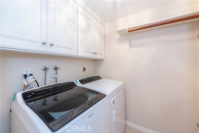 9 Sunrise, Irvine CA: https://media.crmls.org/medias/7743e506-af9f-41b0-92f4-86d5549e08f3.jpg