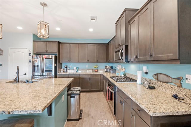 Detail Gallery Image 12 of 69 For 30205 Big Country Dr, Menifee,  CA 92584 - 5 Beds | 4 Baths