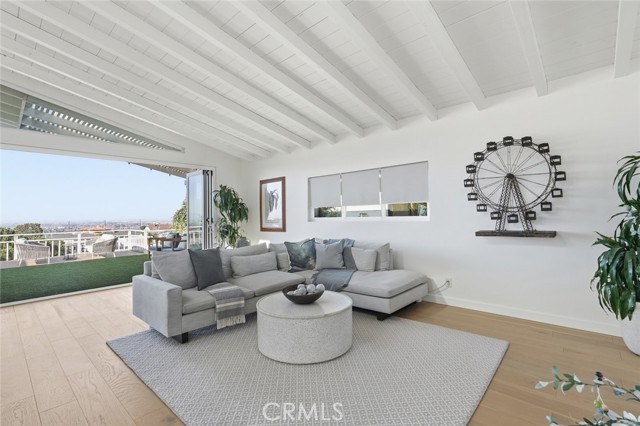 Detail Gallery Image 3 of 29 For 5519 Calle De Ricardo, Torrance,  CA 90505 - 4 Beds | 3 Baths