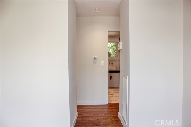 2412 Canyon Oak Drive, Los Angeles CA: https://media.crmls.org/medias/7745a1cc-9f0e-4502-9c3d-04b8cd52856c.jpg