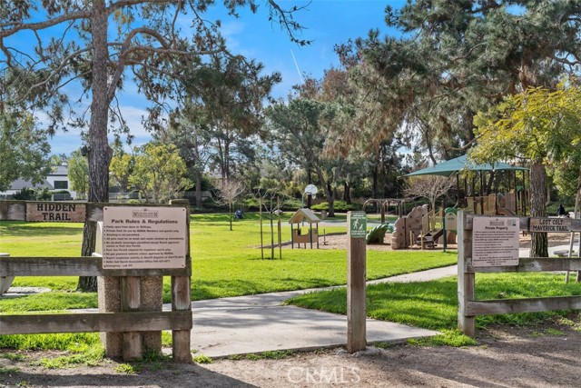 27215 Stagewood Court, Laguna Hills CA: https://media.crmls.org/medias/77462a1c-973a-4b43-bcbd-98a89609bf5f.jpg