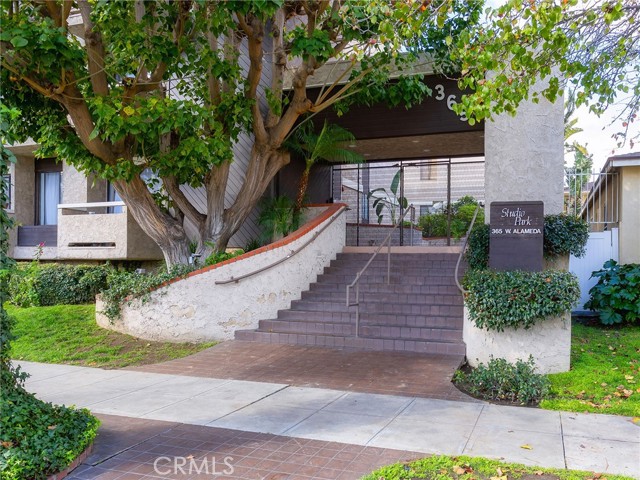 Detail Gallery Image 1 of 51 For 365 W Alameda Ave #305,  Burbank,  CA 91506 - 2 Beds | 2 Baths