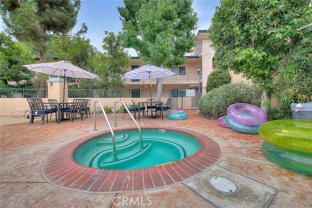 Detail Gallery Image 15 of 21 For 2940 N Verdugo Rd #409,  Glendale,  CA 91208 - 2 Beds | 2 Baths