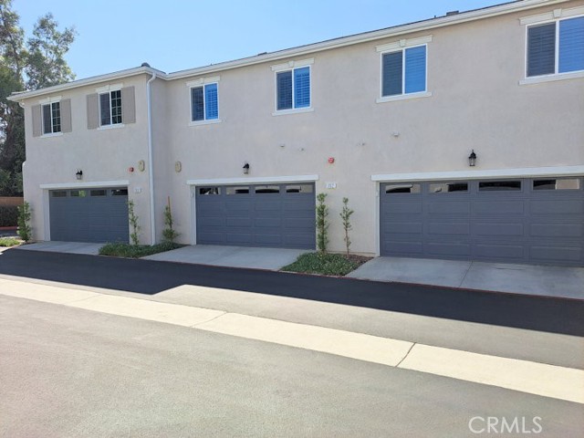 41978 Ornella, Murrieta CA: https://media.crmls.org/medias/7746ef9d-444f-4e1b-9f39-9f2ec0af7770.jpg