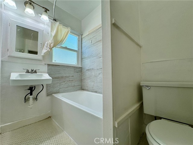 1712 Gillette Crescent, South Pasadena CA: https://media.crmls.org/medias/7748c53e-71ac-44ee-9170-22524f306992.jpg