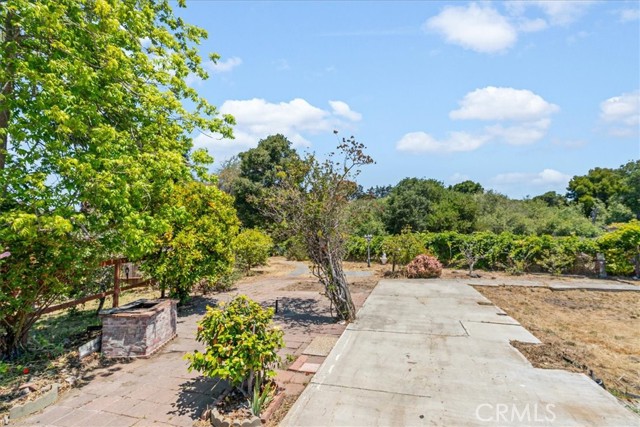10 Mono Court, Grover Beach CA: https://media.crmls.org/medias/7748dd2c-f09a-440b-9d1b-dcdb520b97f0.jpg