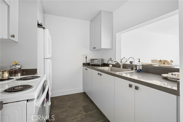 Detail Gallery Image 11 of 22 For 5460 White Oak #G324,  Encino,  CA 91316 - 1 Beds | 1 Baths