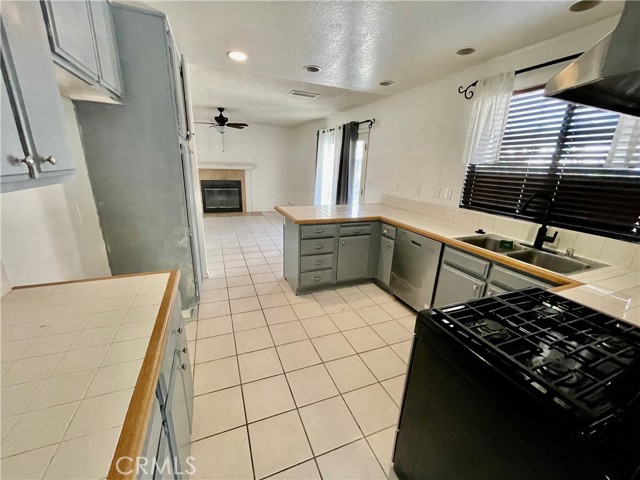 Detail Gallery Image 7 of 23 For 29653 Park City, Menifee,  CA 92584 - 3 Beds | 2/1 Baths