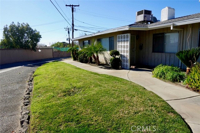 183 E Ralston Avenue, San Bernardino CA: https://media.crmls.org/medias/77494af3-e5ba-49d2-827f-d9f5c9bbb042.jpg