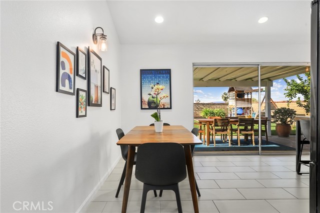 Detail Gallery Image 10 of 25 For 27819 Sumner, Saugus,  CA 91350 - 3 Beds | 2 Baths