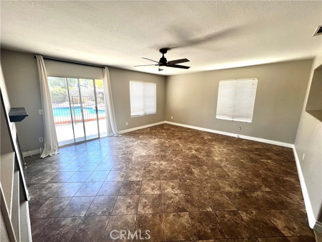 361 Adirondack Drive, Corona CA: https://media.crmls.org/medias/7749d541-e435-4657-929a-d81e858adf5f.jpg