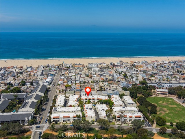 427 2nd Street, Hermosa Beach, California 90254, 3 Bedrooms Bedrooms, ,2 BathroomsBathrooms,Residential,Sold,2nd,SB22149099