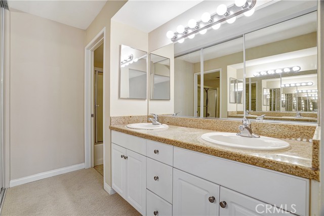 5510 Owensmouth Avenue, Woodland Hills CA: https://media.crmls.org/medias/774b7577-a624-4e9f-871c-037f7e100c2e.jpg