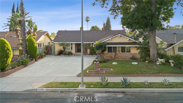 8419 Yolanda Avenue, Northridge CA: https://media.crmls.org/medias/774ba289-3213-44bc-b142-00bd8d382027.jpg