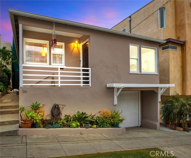204 38th Street, Manhattan Beach, California 90266, 3 Bedrooms Bedrooms, ,2 BathroomsBathrooms,Residential,Sold,38th,SB22047945