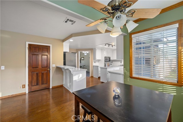 Detail Gallery Image 18 of 56 For 5704 Bulford Pl, Lancaster,  CA 93536 - 3 Beds | 2/1 Baths