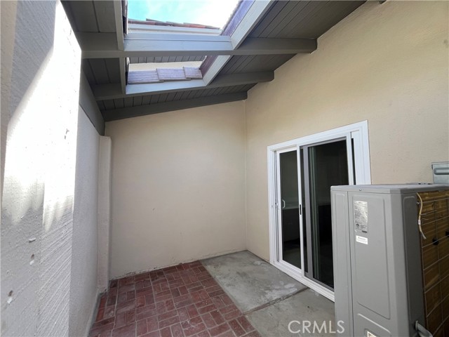 Detail Gallery Image 15 of 19 For 2155 Vista Dorado, Newport Beach,  CA 92660 - 2 Beds | 2 Baths
