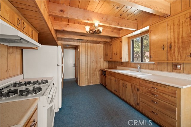 769 Lowe Drive, Big Bear Lake, CA 92315