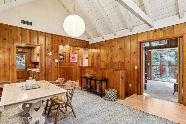 Detail Gallery Image 10 of 52 For 465 Blue Jay Canyon Road, Blue Jay,  CA 92317 - 3 Beds | 2 Baths