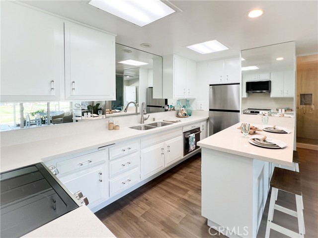 1533 Merion Way, M2-26D, Seal Beach CA: https://media.crmls.org/medias/774e2444-2b8f-4abd-a10e-1fc1b81064bb.jpg